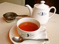 タッツンこと辰野俊子をイメージしたメニューは、オレンジペコーの紅茶。