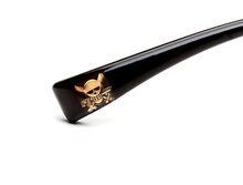 「ゾロ」モデルのテンプルエンドに入るマーク。(C)尾田栄一郎／集英社・フジテレビ・東映アニメーション