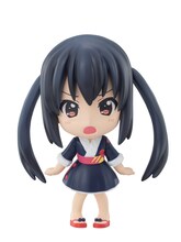 D賞の梓フィギュア。（C）かきふらい・芳文社／桜高軽音部