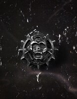 「KILLER QUEEN Brooch」Silver with soot(C)LUCKY LAND COMMUNICATIONS / SHUEISHA