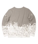 カットソーのアイボリーホワイト背面。（C）三浦建太郎 / 白泉社