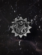 「KILLER QUEEN Brooch」Silver with soot(C)LUCKY LAND COMMUNICATIONS / SHUEISHA