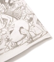 カットソーのアイボリーホワイト。（C）三浦建太郎 / 白泉社