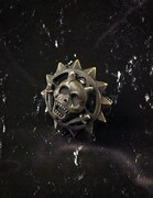 「KILLER QUEEN Brooch」Gold with soot(C)LUCKY LAND COMMUNICATIONS / SHUEISHA