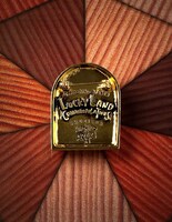 「LUCKY LAND COMMUNICATIONS Brooch」Antique Gold(C)LUCKY LAND COMMUNICATIONS / SHUEISHA