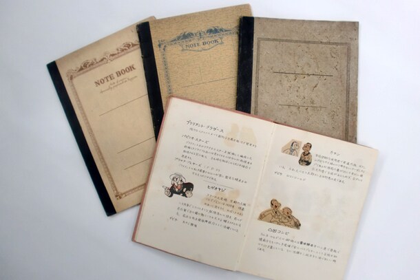 手塚の自宅から発見された創作ノートの一部。「手塚治虫・創作ノートと初期作品集」は、このノートを複製したものになる。(C)手塚プロダクション