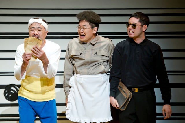 舞台「男子・天才バカボン」に出演したキングオブコメディ今野（右端）。