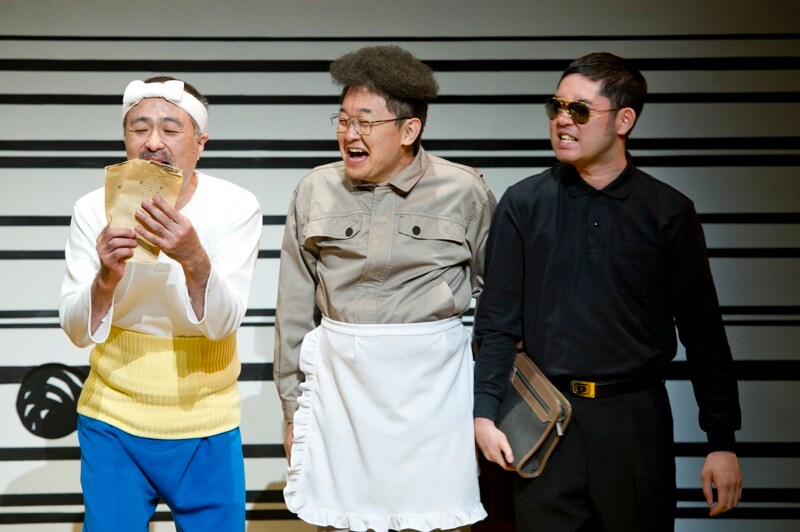 舞台「男子・天才バカボン」に出演したキングオブコメディ今野（右端）。