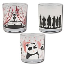 F賞のグラスは3種類。（c）荒川弘／鋼の錬金術師製作委員会・MBS