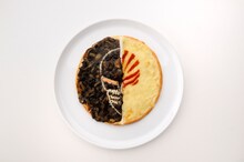 一護の仮面ピザ　(C)久保帯人／集英社・テレビ東京・dentsu・ぴえろ　(C)劇場版BLEACH製作委員会 2010