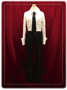 「蔵之介パンツ」と「蔵之介タイ付きドビーストライプブラウス」のコーディネート。(C)東村アキコ・講談社/海月姫製作委員会