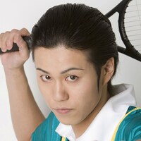 山吹・東方雅美役の寺山武志。（Ｃ）許斐 剛／集英社・ＮＡＳ・テニスの王子様プロジェクト　（Ｃ）許斐 剛／集英社・テニミュ製作委員会