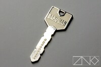 付属するカギ型チャーム