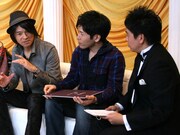 トーク収録風景。左から許斐剛、新垣樽助、アメリカザリガニ柳原。