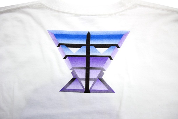 「トランスホームTシャツ」の「ゴシック大帝」モデル背面に入ったマーク。