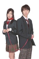 「ナナとカオル」チラシビジュアル（c）甘詰留太／白泉社・バップ