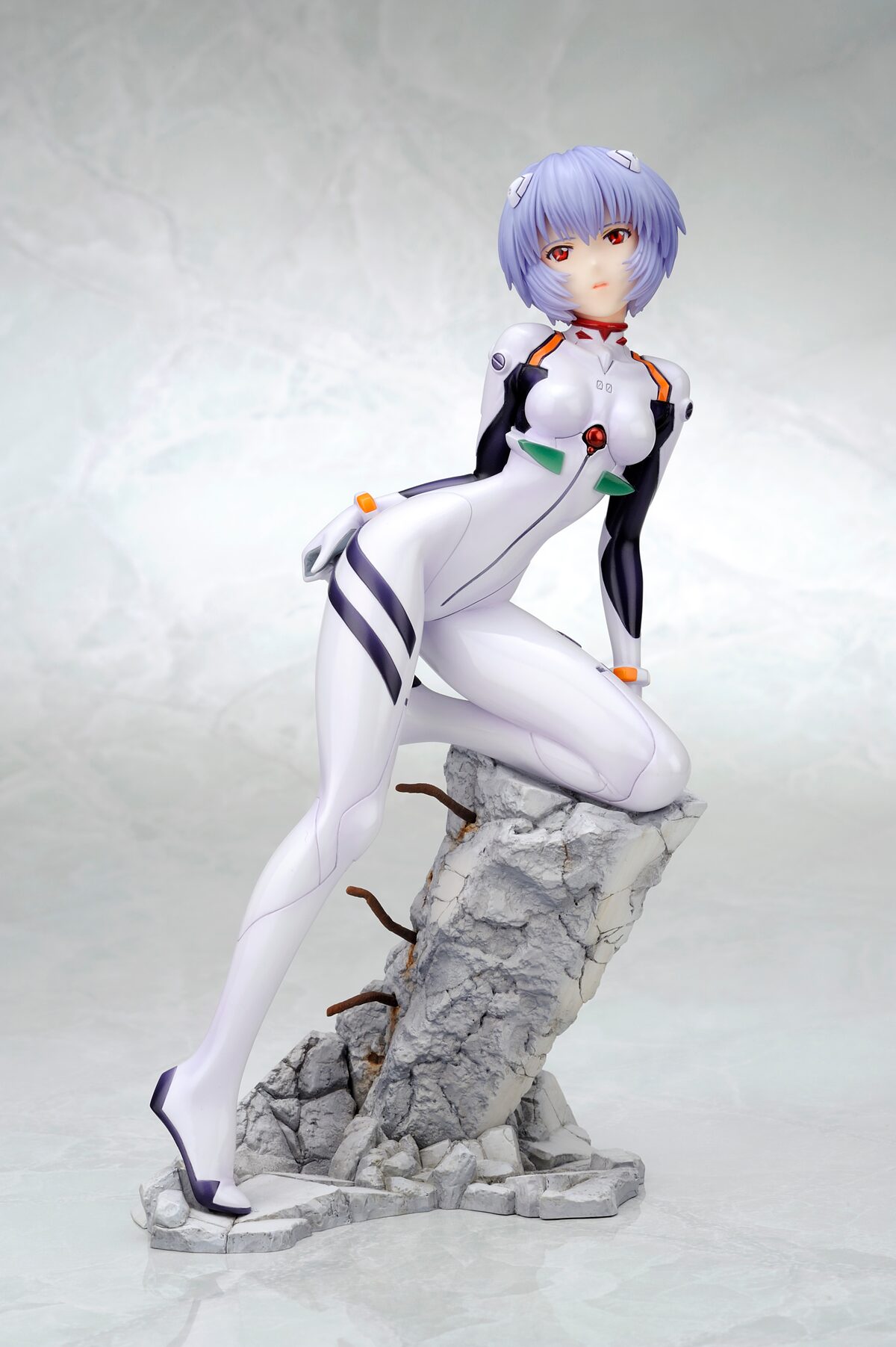 貞本イラストを忠実に立体化した綾波レイフィギュア登場 コミックナタリー 貞本イラストを忠実に立体化した綾波レイフィギュア登場 コミックナタリー