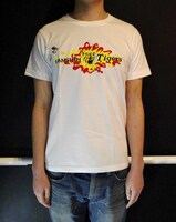 Tシャツの着用例。（c）高橋留美子／小学館　阪神タイガース承認TSH