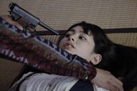 映画「市民ポリス69」より　(c) 2011 トランスフォーマー/オフィス桐生