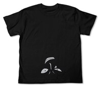 「黒ずくめの組織Tシャツ」の内側。(C)青山剛昌／小学館・読売テレビ・TMS 1996