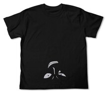 「黒ずくめの組織Tシャツ」の内側。(C)青山剛昌／小学館・読売テレビ・TMS 1996