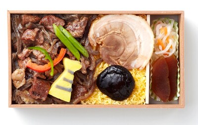 この会場でしか手に入らない「阪神沿線 ぼっかけ弁当」には、阪神だけに虎柄のメガホン型かまぼこもライドオン！