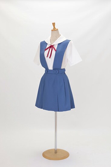 貞本監修の制服発売「本物のエヴァ制服を作りたかった」 - コミック