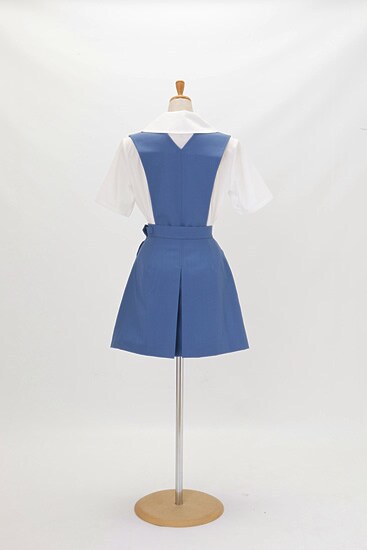 貞本監修の制服発売「本物のエヴァ制服を作りたかった」 - コミック