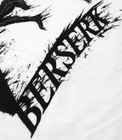 「ガッツ」Tシャツ（ホワイト）(C)三浦建太郎 / 白泉社