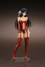 大胆な赤にアレンジされた「赤ボンデージver.」（c）甘詰留太／白泉社（ヤングアニマル）