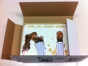 一番上に入っているのはポスター。