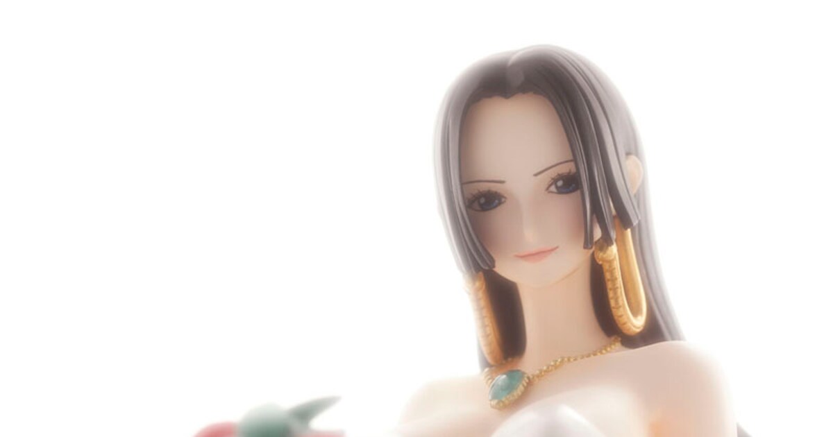 ONE PIECE」純白ドレス姿のハンコックフィギュア発売 - コミックナタリー