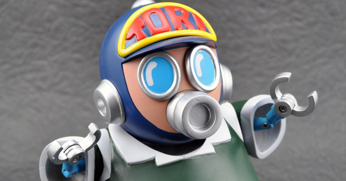 Dr.スランプ、アラレちゃんと原作者トリヤマのフィギュア