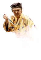 ウスタケ忍者OBに扮する石橋蓮司。(C)NHK・尼子騒兵衛・総合ビジョン (C)2011実写版「忍たま乱太郎」製作委員会