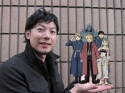 キャラクターのサイズや位置は変更できるので、こんな風に手に乗せてしまうことも可能。 (C)荒川弘/鋼の錬金術師製作委員会・MBS