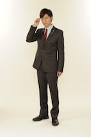 リクの父親・市ノ宮積役に扮した上川隆也。（c）中村光／スクウェアエニックス・AUTBパートナーズ