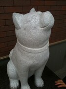 ハッピーが星を見上げる様子が再現されている。