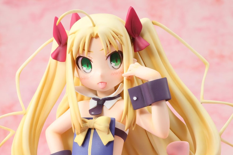 「アスタロッテ・ユグヴァール」フィギュア(c)葉賀ユイ／アスキー・メディアワークス／アスタロッテのおもちゃ！製作委員会