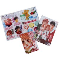 グッズに付属するタグ。(C)末次由紀/講談社