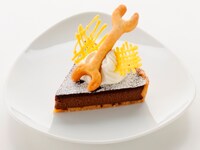 エドとウィンリィのチョコタルト (C)荒川弘／HAGAREN THE MOVIE 2011 (C)荒川弘/鋼の錬金術師製作委員会・MBS