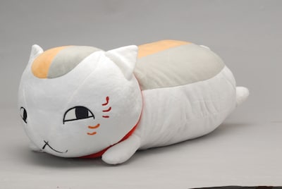 ニャンコ先生抱き枕。ふかふかの背中も完全再現されている。