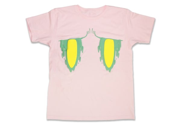 特設コーナーで購入できる、galaxxxyと「ディエンビエンフー」のコラボTシャツ「ヤーボ大佐Tシャツ」。