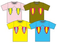 「ヤーボ大佐Tシャツ」は多色展開されている。