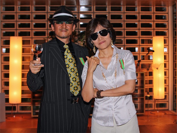 亜樹直名義で活動する樹林伸、樹林ゆう子。