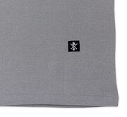 チョッパーをイメージした「ONE PIECE FOOTBALL LINEポロシャツ」のグレー。(C)尾田栄一郎／集英社・フジテレビ・東映アニメーション