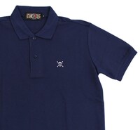 ルフィをイメージした「ONE PIECE FOOTBALL LINEポロシャツ」のネイビー。(C)尾田栄一郎／集英社・フジテレビ・東映アニメーション