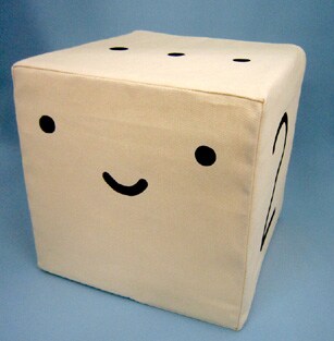 ひらめきはつめちゃん はこぬいぐるみクッション