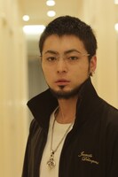 丑嶋馨役を演じる山田孝之。ちなみにカウカウ・ファイナンスの金利は10日で5割だ。(C)2012真鍋昌平・小学館／｢闇金ウシジマくん｣製作委員会