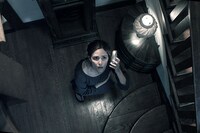 映画「インシディアス」の1シーン。本田真吾が同じ場面をマンガで再現している。(c)2010 ALLIANCE FILMS (UK) LIMITED, ALL RIGHTS RESERVED.