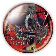 F賞「アート缶バッジセット」の1つ。(C)Magika Quartet／Aniplex・Madoka Partners・MBS